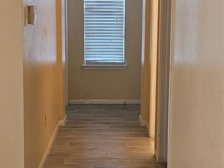 22135 Greengate Dr — Photo 37