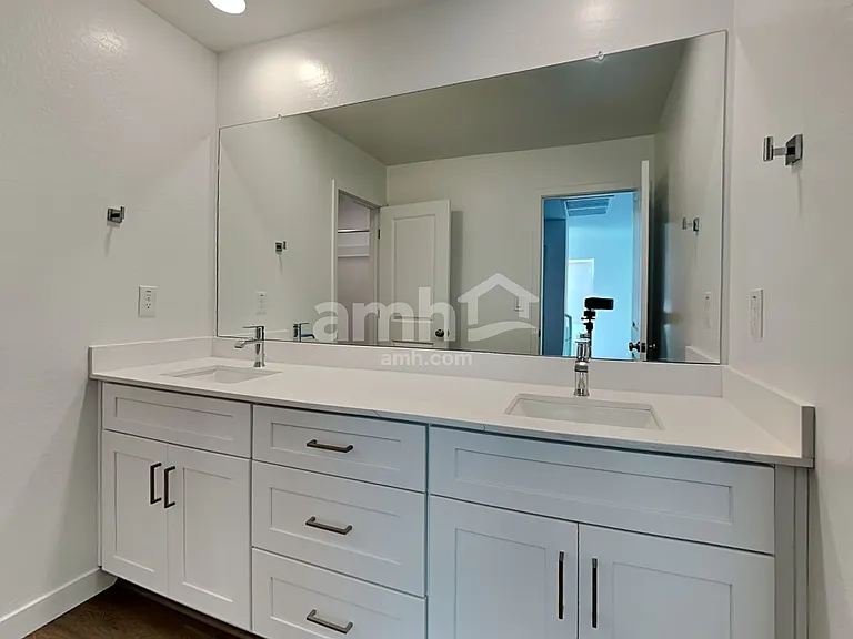 4536 S 98th Ln — Photo 16