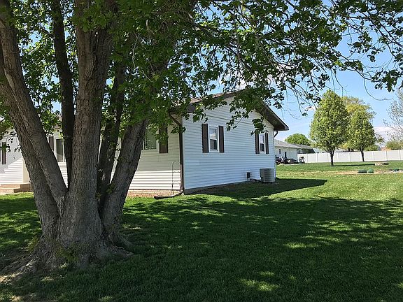 4th image of 701 E Larae St