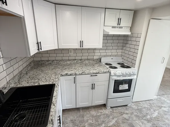 31 Tracy St APT 2, Rensselaer, NY 12144