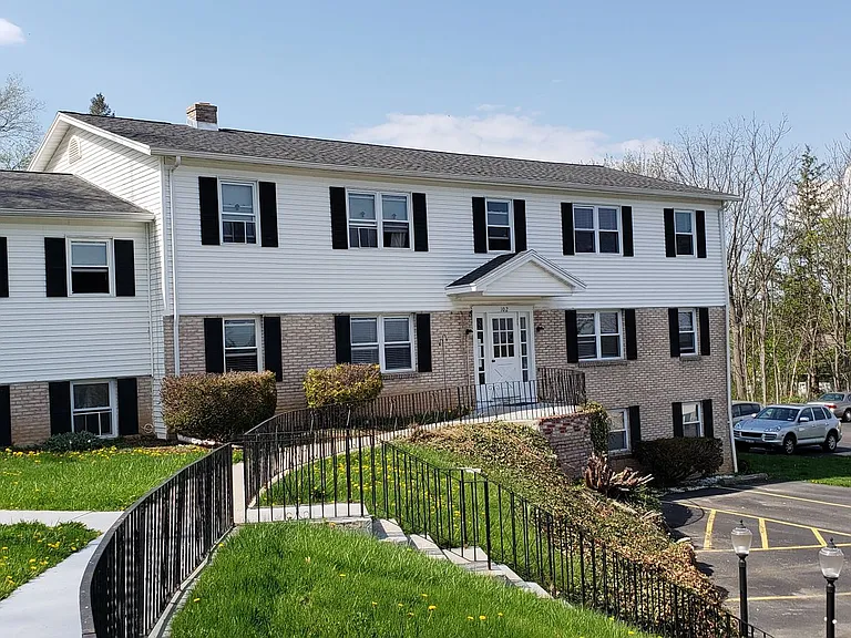Canandaigua Garden Apartments — Photo 24