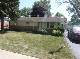 5023 W 81st St, Burbank, IL