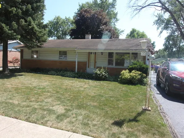 5023 W 81st St, Burbank, IL 60459