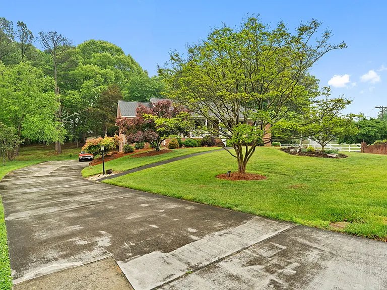 Huntington Woods Dr — Photo 29