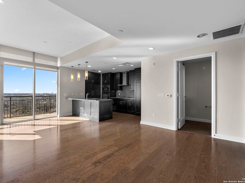 1st image of 4242 Broadway #902