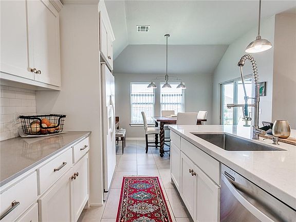 4th image of 18837 Rolling Hill Way