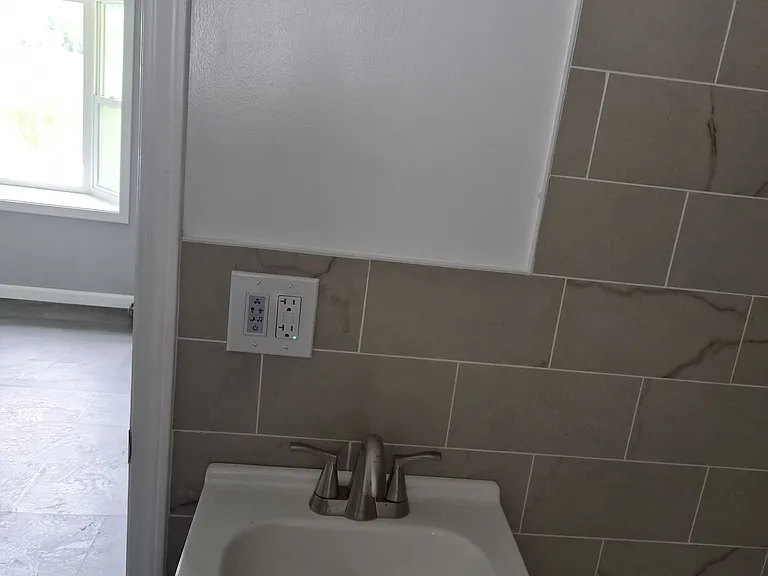 3294 Charles St — Photo 3