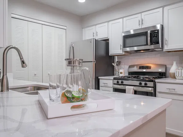 The Residence at Christopher Wren Apartments