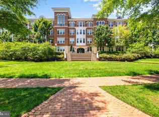 400 Cameron Station Blvd APT 120, Alexandria, VA 22304