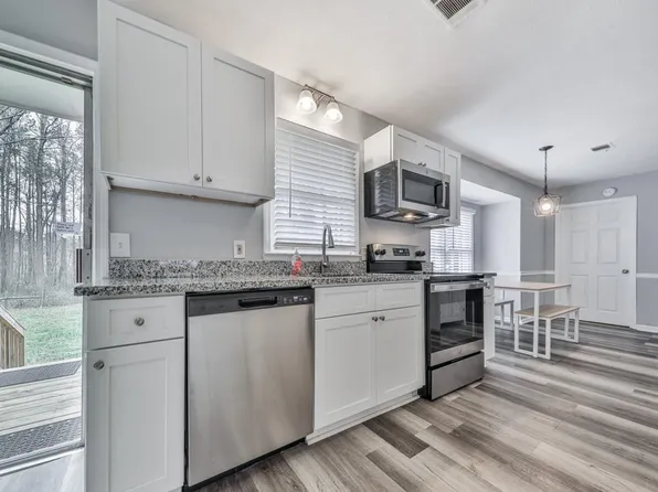 525 Henson Cir, Carrollton, GA 30117