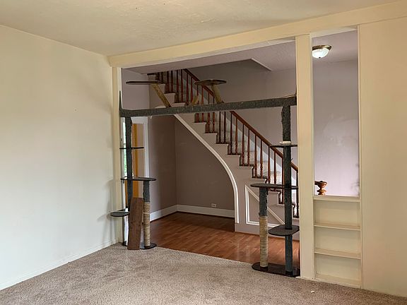 2nd image of 214 W Grant St