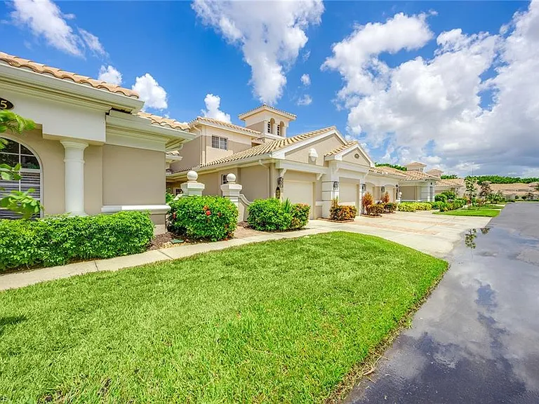 3975 Deer Crossing Ct #201 — Photo 4