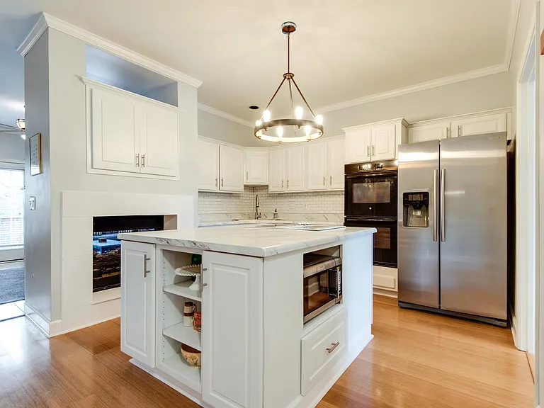 118 Carriage Ct — Photo 2