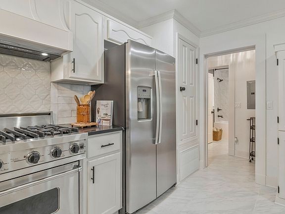 5th image of 6682 Ravine St
