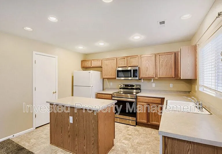 11602 Fenwick Cir — Photo 5