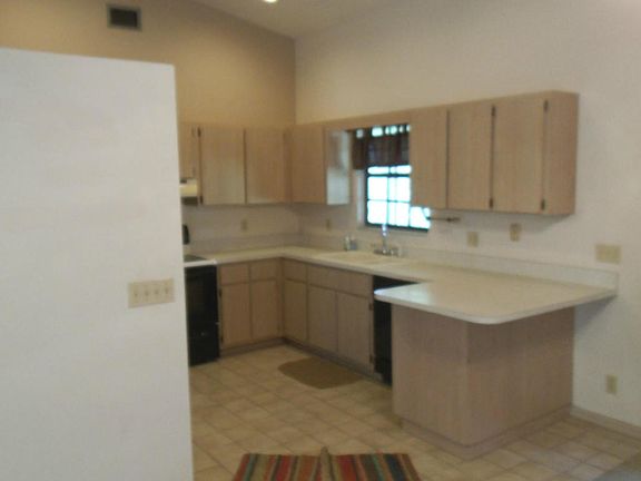 5th image of 8578 Hall Blvd