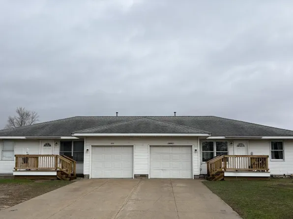 3916 Foster Dr, Traverse City, MI 49685