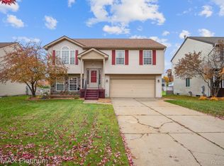 1714 Newgate Ln, Howell, MI 48843