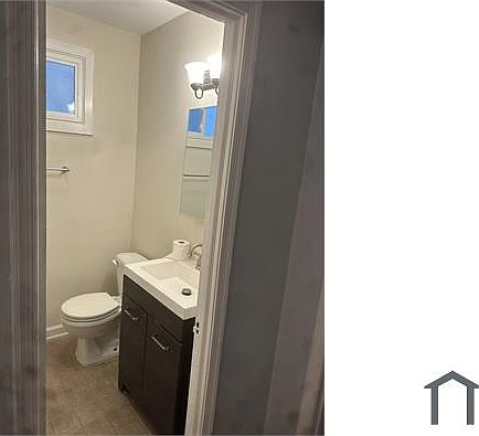 3rd image of 920 19th St NE APT 4