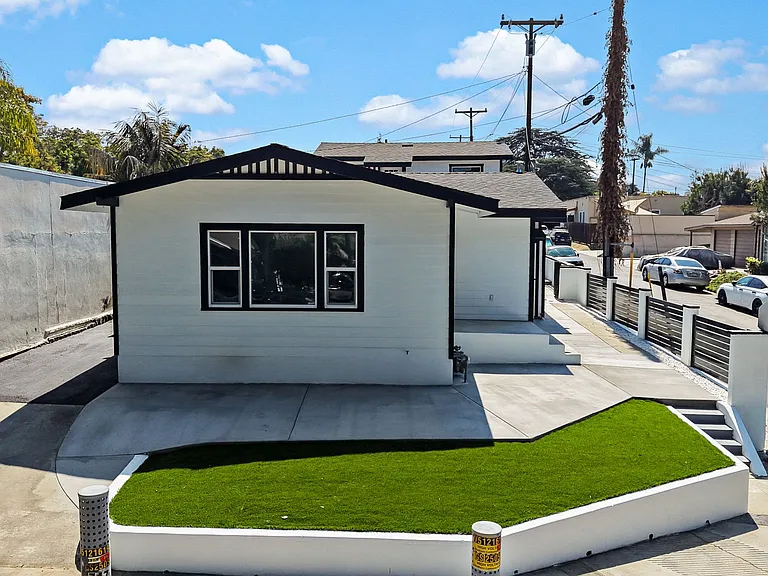 Helen St — Photo 1