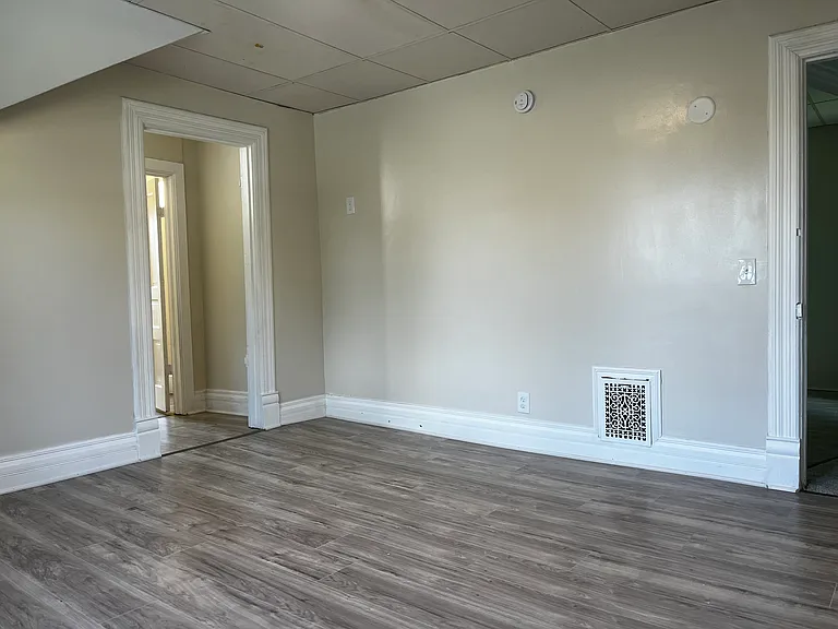 Upstairs Bedroom 2