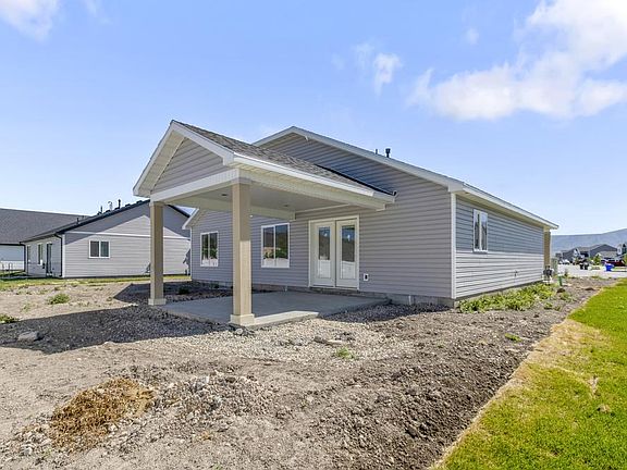 Finished home photos are representational images only. See sales agent for details.