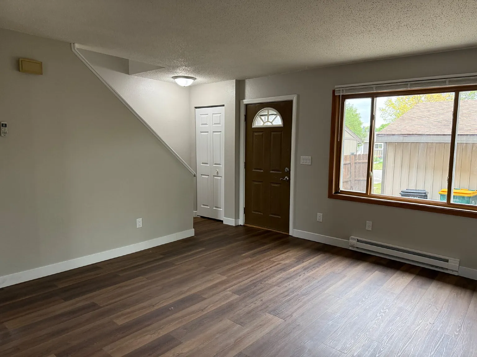3 bed, 1.0 bath, 1088 sqft, $1,595 — Photo 3