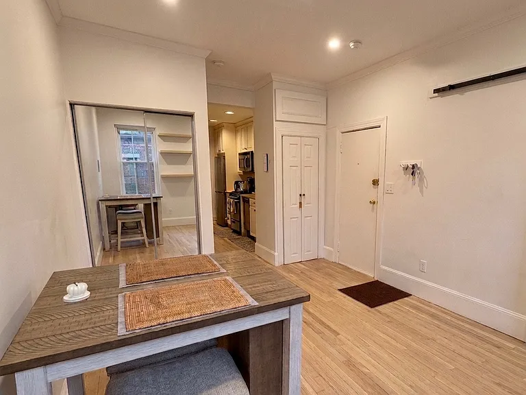 11 Irving St #6 — Photo 2