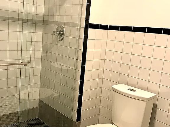 4th image of 170 Tillary St APT 606