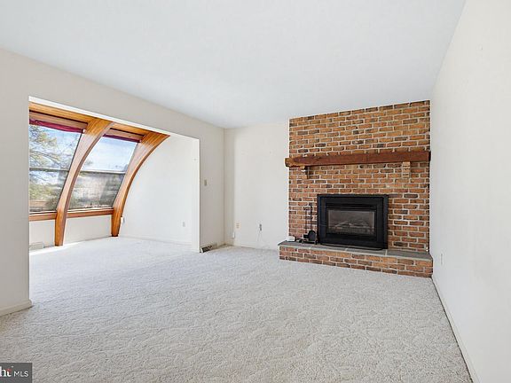 5th image of 77 Rockford Rd