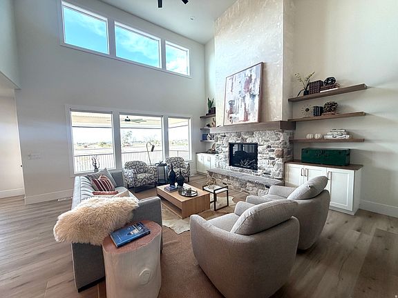 5th image of 521 E Gilmour St #121