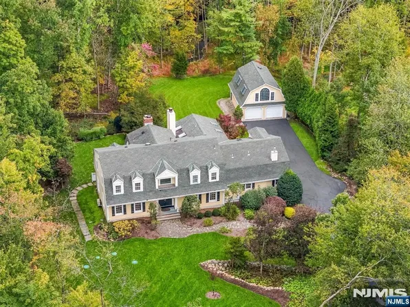 22 Millstream Road, Upper Saddle River, NJ 07458