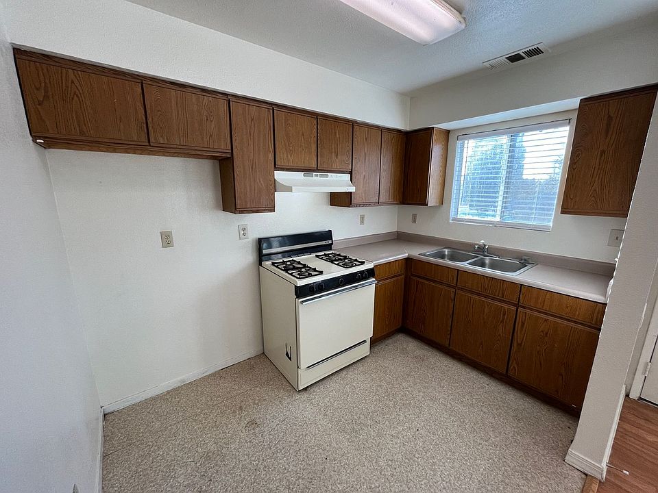 Sequoia Vila Apartments 120 E Henderson Ave Porterville, CA Zillow