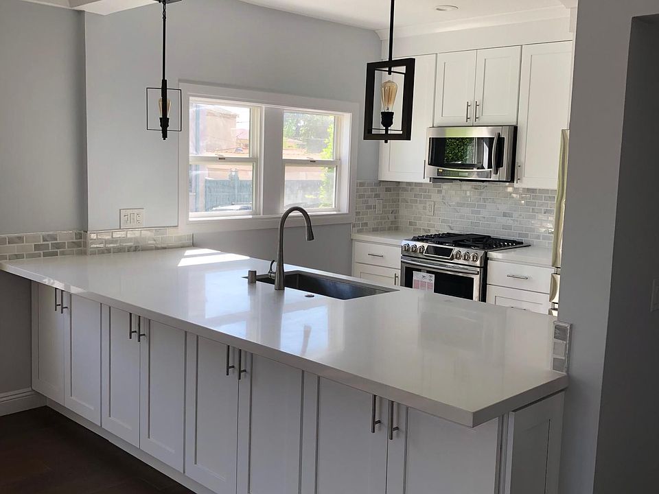 1st image of 801 N Hayworth Ave