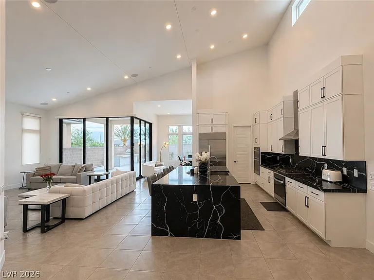 5040 Terramont Dr — Photo 4