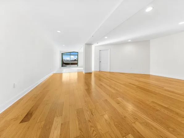 19-19 24th Avenue image 1 of 6