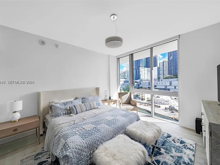 92 SW 3rd St #902 — Photo 12