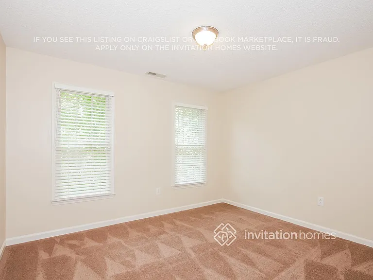 8728 Oakham St — Photo 13