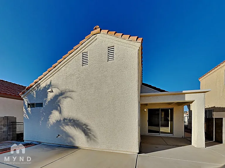 5825 Goodsprings Ct — Photo 27