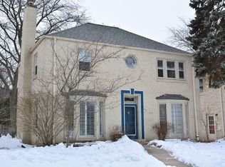 4425 N Wildwood Ave, Shorewood, WI 53211