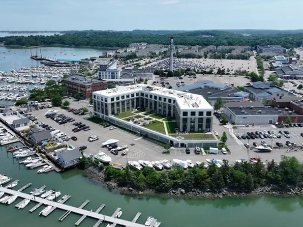 10 Shipyard Dr Unit 314, Hingham, MA 02043