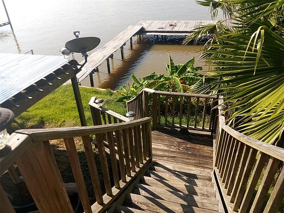 5th image of 2542 Bay Oaks Harbor Dr