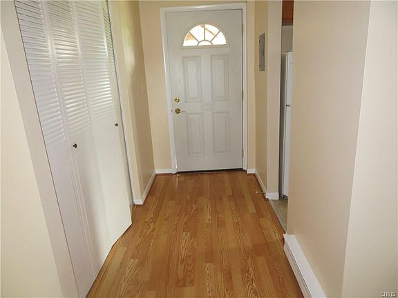 3rd image of 474 Idlewood Blvd