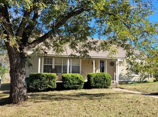 518 N Manning St, Hamilton, TX 76531