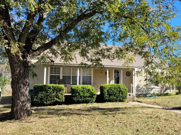 518 N Manning St, Hamilton, TX 76531