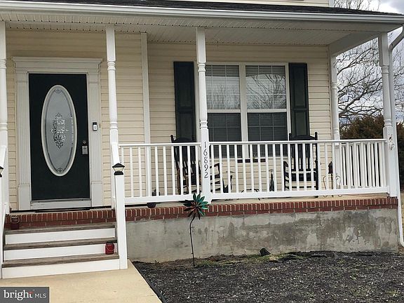 3rd image of 16892 Heritage Hills Ln