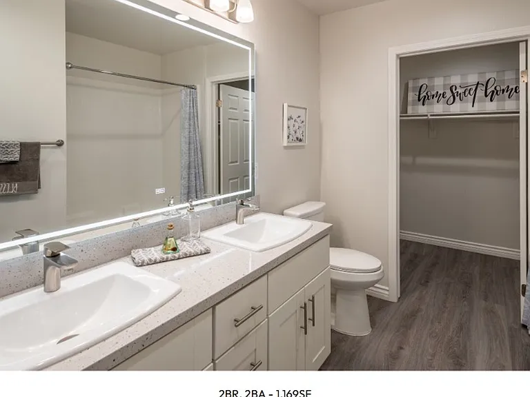 Centerpointe at Market Apartments - 3145 Market Street Riverside CA 92501 — Photo 26