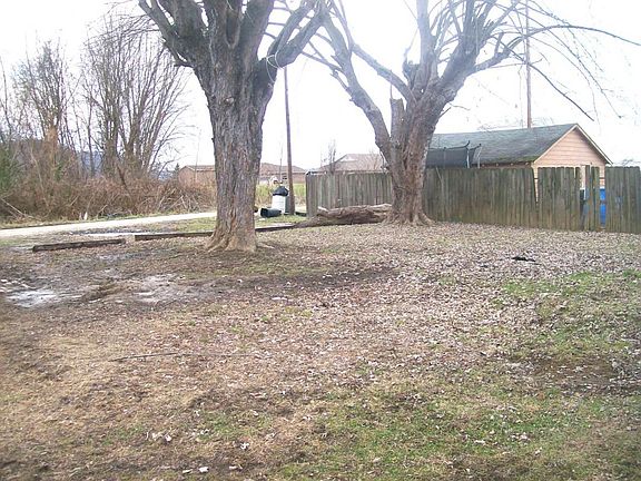 5th image of 108 Indianola Ave