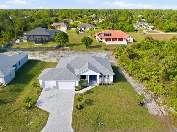 707 McKinley Ave, Lehigh Acres, FL 33972