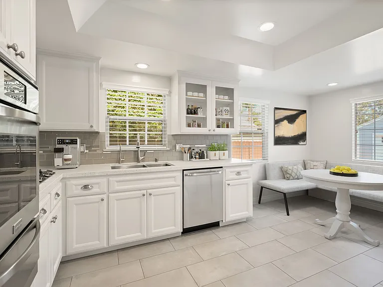 22055 Del Valle St — Photo 19